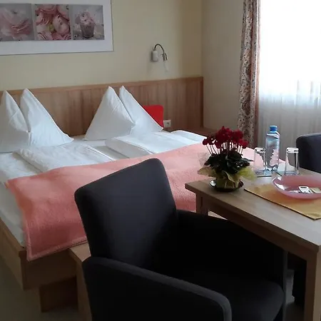 ベッド・アンド・ブレックファスト Felsenheim 3*